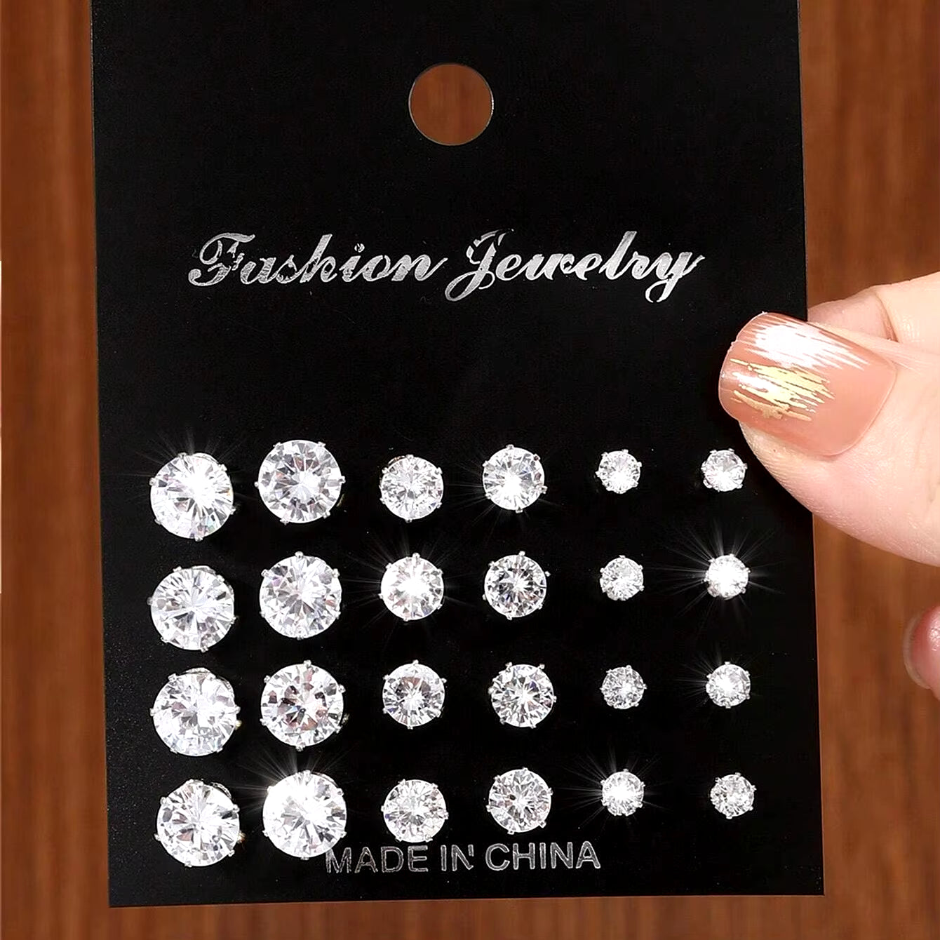 12 Pairs of Luxurious, Simple, Shiny, and Caring Zirconia Decorative Earrings Are Suitable for Gifts to Parties,And Couples